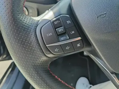 Photo 16 Ford Fiesta Gén. V Ph1 ST-Line 5