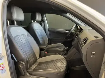 Photo 9 Volkswagen Tiguan  1.4 eHybrid 245ch R-Line DSG6