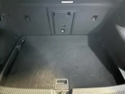 Photo 12 Volkswagen Golf  1.5 eTSI OPF 150ch R-Line DSG7