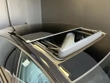 Photo 9 Volkswagen Golf  1.5 eTSI OPF 150ch R-Line DSG7