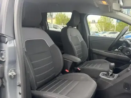 Photo 10 Dacia Jogger  1.6 hybrid 140ch Expression 5 places