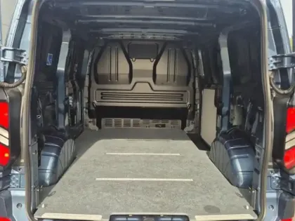 Photo 7 Ford Custom Transit  Fg 320 L1H1 2.5 Duratec 232ch Hybride rechargeable Trend CVT