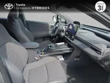 Photo 5 Toyota C-HR + 224ch 77kWh Design Grande Autonomie