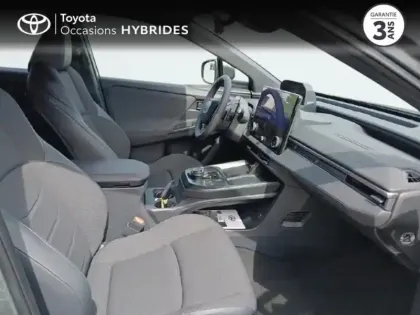 Photo 30 Toyota C-HR + 224ch 77kWh Design Grande Autonomie