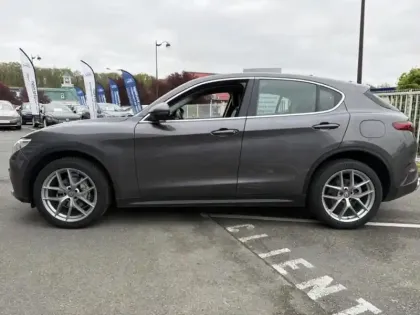 Photo 6 Alfa Romeo Stelvio  2.0T 280ch Super Q4 AT8 MY19