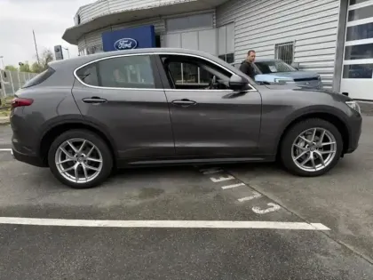 Photo 7 Alfa Romeo Stelvio  2.0T 280ch Super Q4 AT8 MY19