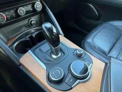 Photo 25 Alfa Romeo Stelvio  2.0T 280ch Super Q4 AT8 MY19