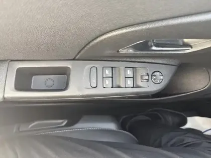 Photo 19 Opel Corsa  1.2 Turbo 100 ch GS