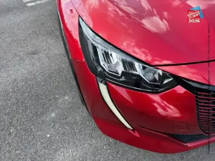 Photo 12 Peugeot 208  e- 136ch Style