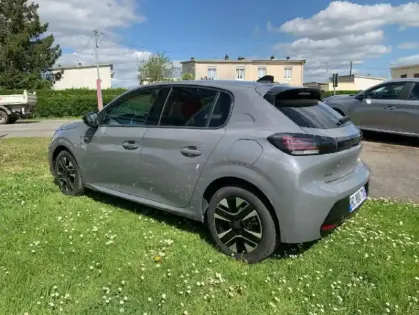 Photo 7 Peugeot 208  1.2 100ch S&S Allure