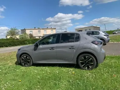 Photo 8 Peugeot 208  1.2 100ch S&S Allure
