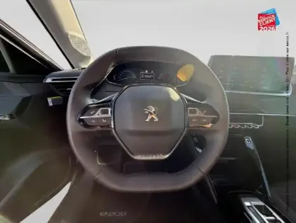 Photo 11 Peugeot 208 Gén. II Ph1 NG Like 5