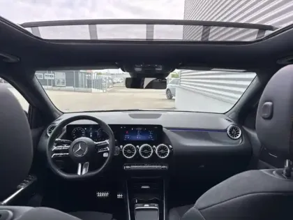 Photo 10 Mercedes GLA 200 d AMG Line