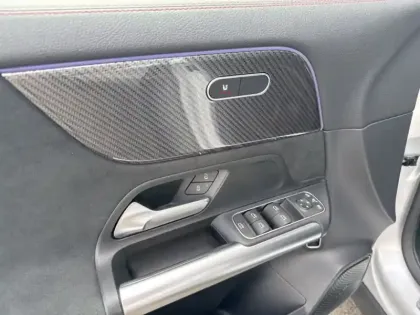 Photo 18 Mercedes GLA 200 d AMG Line