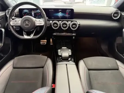 Photo 10 Mercedes Classe A 200 d AMG Line