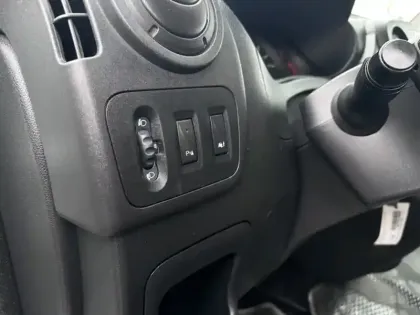 Photo 19 Renault Master L2H2 Grand Confort 2.3 110 ch 