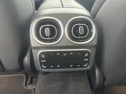 Photo 15 Mercedes Classe C  300 de Berline AMG li