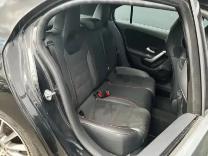 Photo 9 Mercedes Classe A 180 d AMG Line