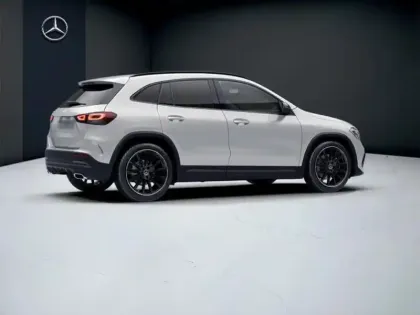 Photo 19 Mercedes GLA 200 