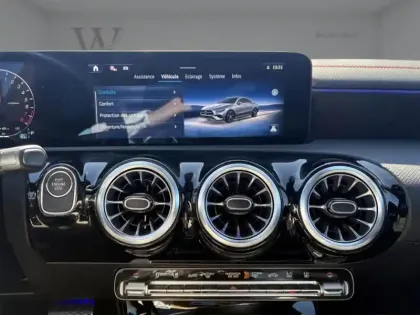 Photo 17 Mercedes CLA  250 e Hybrid EQ Coupé AMG 