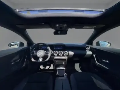 Photo 11 Mercedes CLA  250 e Hybrid EQ Coupé AMG 