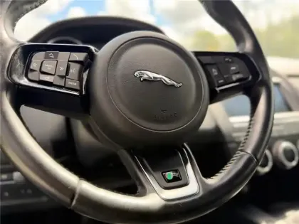 Photo 96 Jaguar E-Pace 2.0 D - 150 CH 2WD BVM