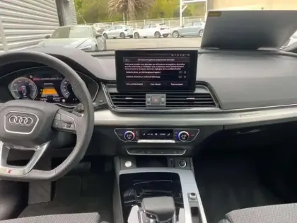 Photo 9 Audi Q5 50 TFSIe 299 S tronic 7 Quattro Black Edition