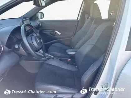 Photo 8 Toyota Yaris  Cross Hybride 116h 2WD GR SPORT