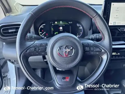 Photo 11 Toyota Yaris  Cross Hybride 116h 2WD GR SPORT