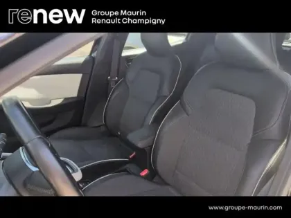 Photo 9 Renault Clio  1.6 E-Tech hybride 140ch Intens -21N