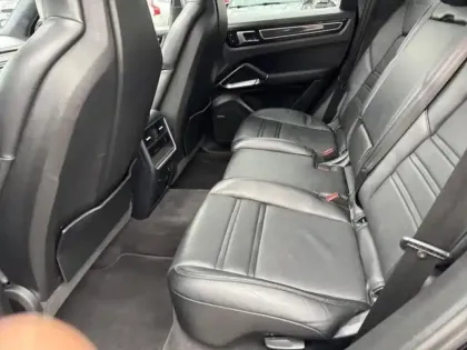 Photo 11 Porsche Cayenne  4.0 V8 680ch Turbo S E-Hybrid