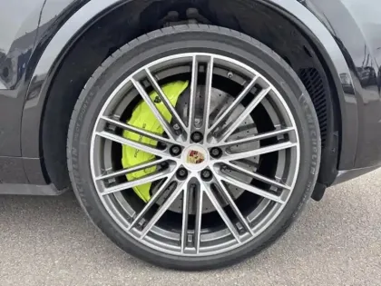 Photo 8 Porsche Cayenne  4.0 V8 680ch Turbo S E-Hybrid