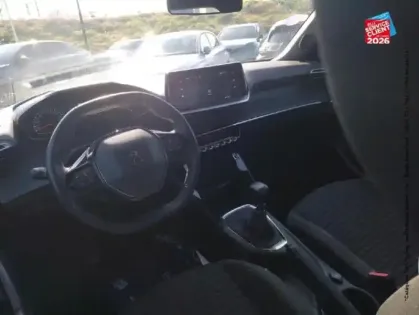 Photo 14 Peugeot 2008  1.2 PureTech 100ch S&S Active Pack