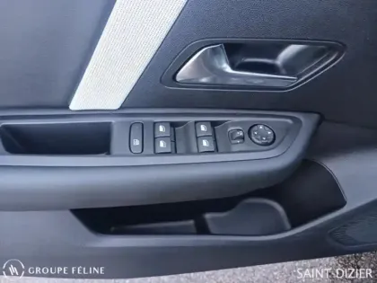 Photo 11 Citroën C4  1.2 Hybride 145ch MAX e-DCS6