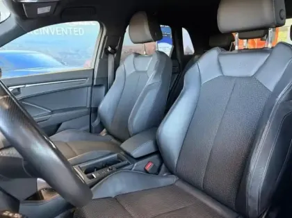 Photo 7 Audi Q3  45 TFSI e 245ch S tronic 6