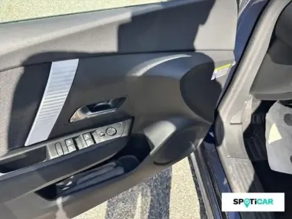 Photo 11 Citroën C4  1.2 Hybride 145ch PLUS e-DCS6