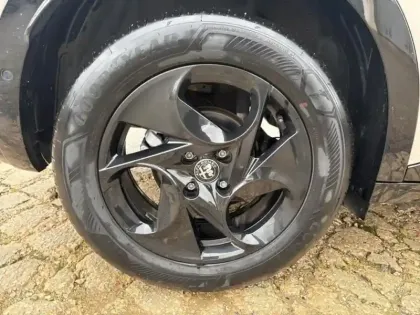 Photo 13 Alfa Romeo Junior  1.2 Ibrida 136ch DCT6