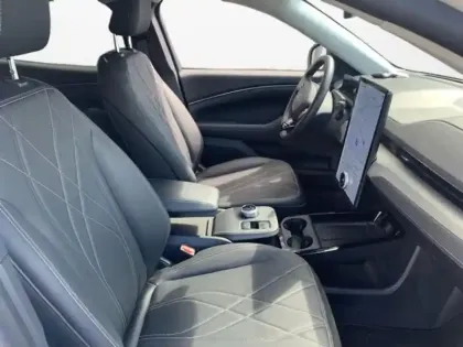 Photo 26 Ford Mustang  Mach-E 269ch Standard Range 72,6kWh Mach-E Propulsion