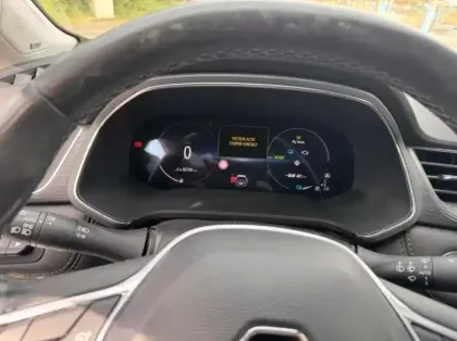 Photo 7 Renault Captur  1.6 E-Tech Plug-in 160ch Initiale Paris