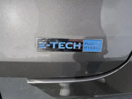 Photo 10 Renault Captur  1.6 E-Tech Plug-in 160ch Initiale Paris