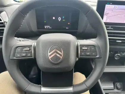 Photo 8 Citroën C4  1.2 Hybride 145ch MAX e-DCS6