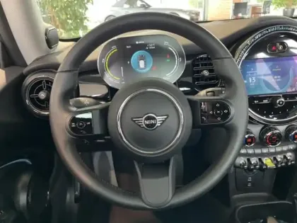 Photo 5 Mini Mini  Cooper SE 184ch Edition Premium Plus BVA 5CV