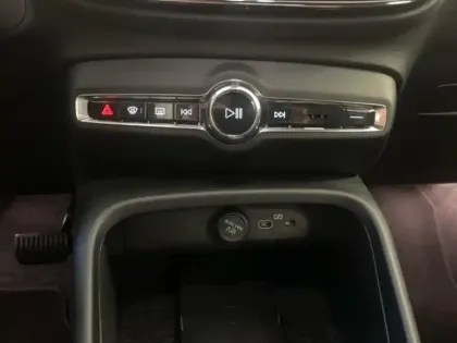 Photo 12 Volvo Xc40  Recharge 238ch Start