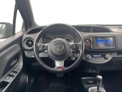 Photo 11 Toyota Yaris  100h GR SPORT 5p MY19