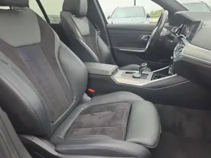 Photo 13 BMW Serie 3 Série 3 Touring 318dA MH 150ch M Sport