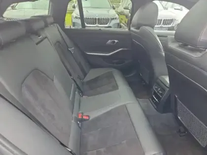 Photo 14 BMW Serie 3 Série 3 Touring 318dA MH 150ch M Sport