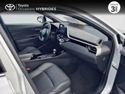 Photo 5 Toyota C-HR  122h Distinctive 2WD E-CVT RC18