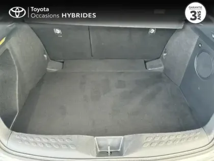 Photo 9 Toyota C-HR  122h Distinctive 2WD E-CVT RC18