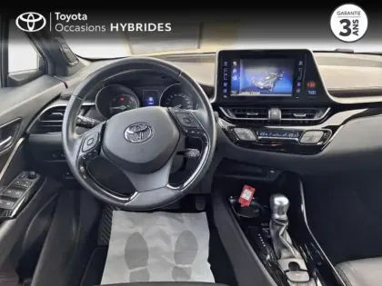 Photo 8 Toyota C-HR  122h Distinctive 2WD E-CVT RC18