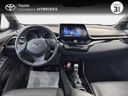 Photo 7 Toyota C-HR  122h Distinctive 2WD E-CVT RC18